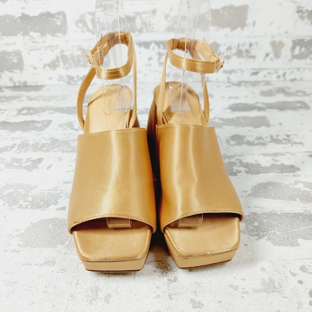 NEW Circus NY Miranda Tan Open Toe Ankle Strap Block Heel Sandals E374 - Picture 3 of 15